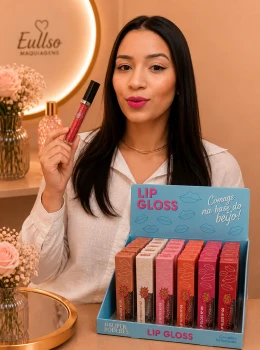 Lip Gloss Comigo na Base do Beijo