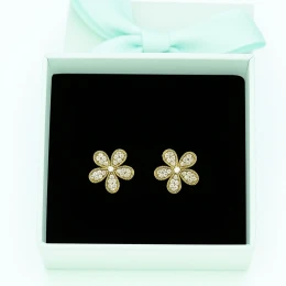 Brinco Flor Cravejada com Zircônias Delicadas