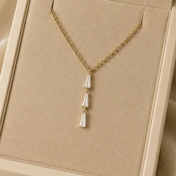 Colar 3 zirconias