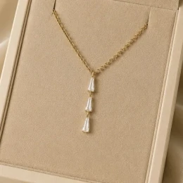 Colar 3 zirconias