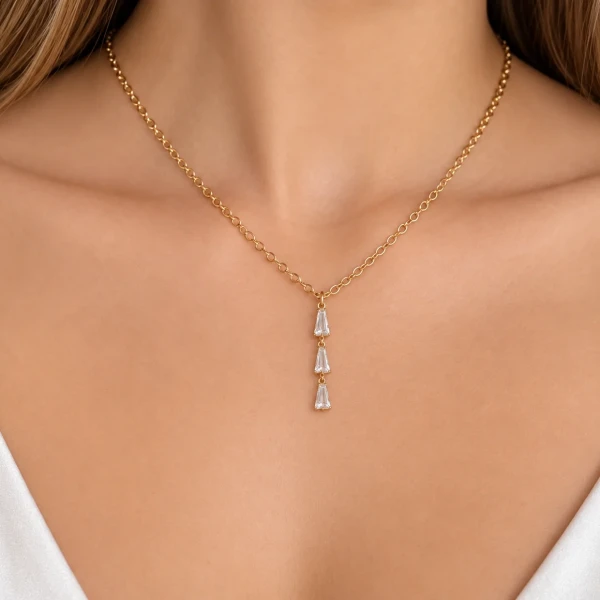 Colar 3 zirconias
