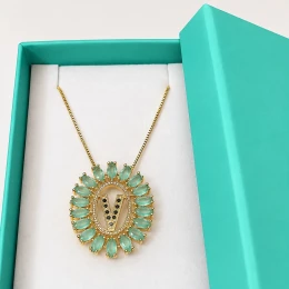 Colar mandala letra