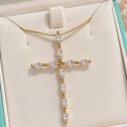 Colar cruz zircônia cristal