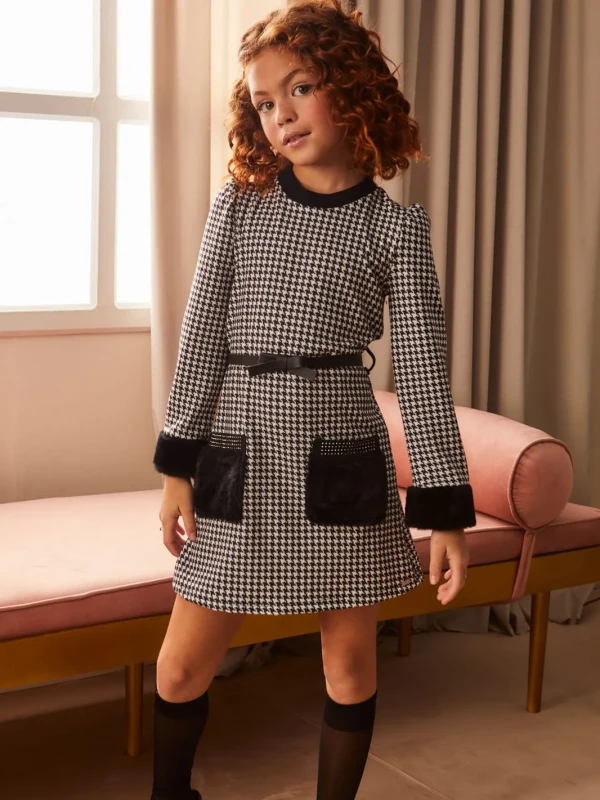 Vestido Infantil Pied-de-Poule com Detalhes Peluciados – Infanti