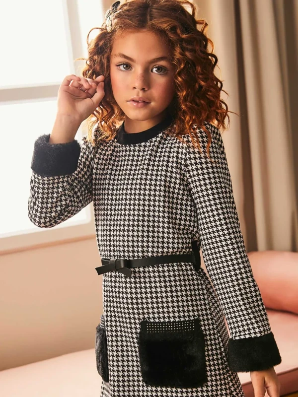Vestido Infantil Pied-de-Poule com Detalhes Peluciados – Infanti