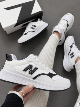 New Balance 977h