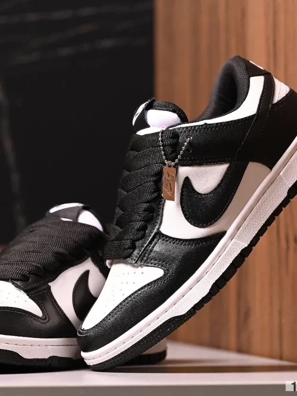 Nike Dunk Premium