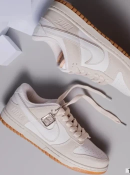 Nike Dunk Premium