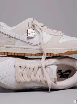 Nike Dunk Premium