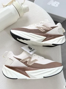 New Balance Rebel v5