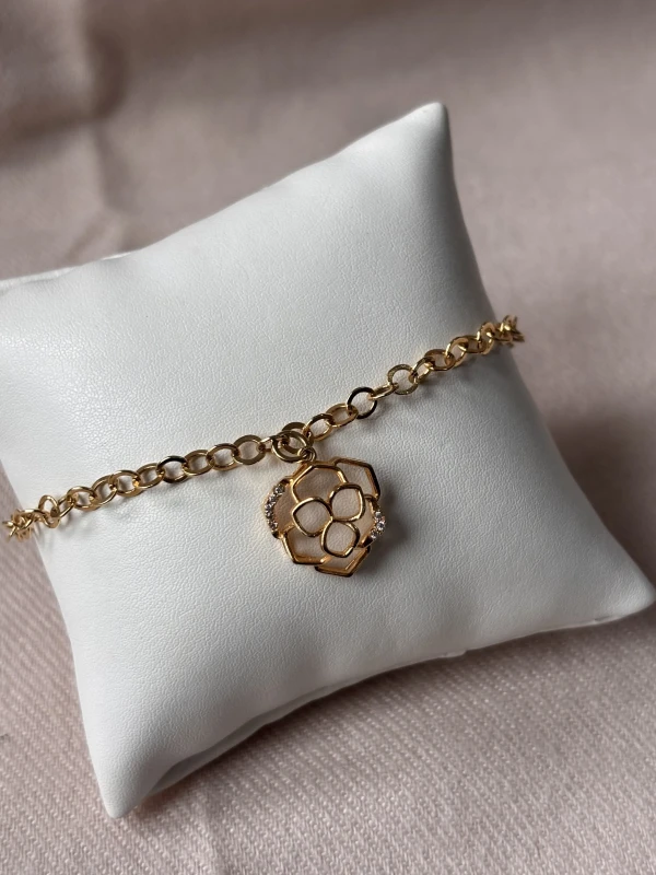 Pulseira Com pingente