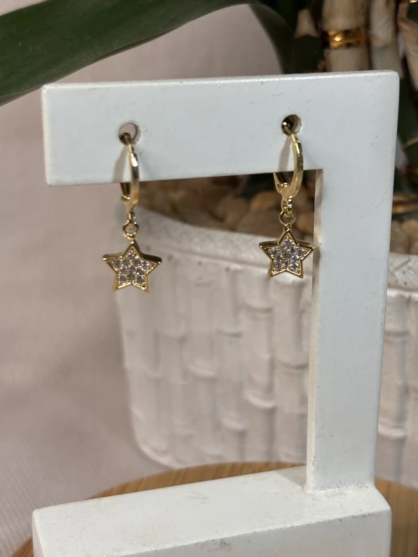 Argola estrela com zircônia
