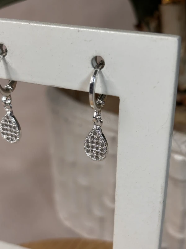 Argola com zircônia