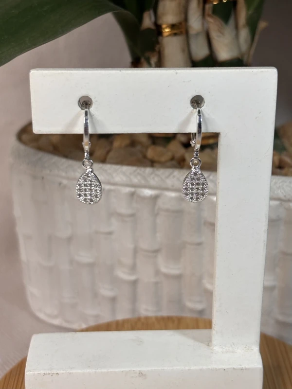 Argola com zircônia