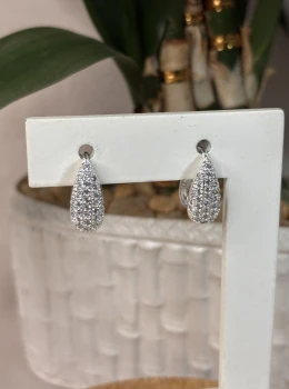 Argola Gota com Zircônia