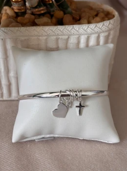 Bracelete com Pingentes