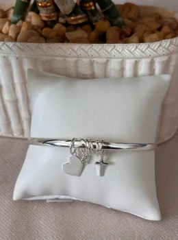Bracelete com Pingentes