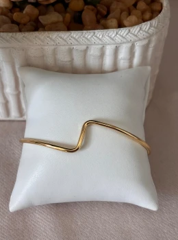 Bracelete Fio com Dobra Elegante e Moderno