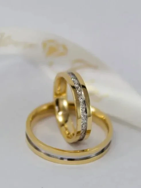 Par de Alianças em Ouro 18k