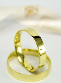 Aliança ouro 18k Cartagena Reta 4mm