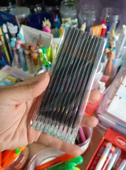 Recarga de caneta fofa azul e preta