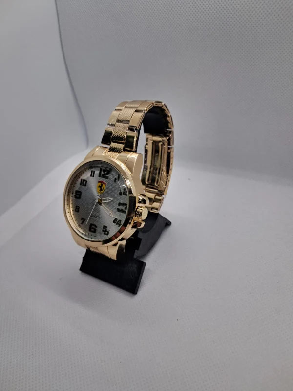 RELOGIO DOURADO FERRARI