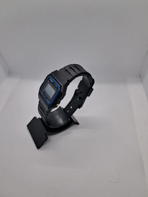 Relógio Digital Vintage Classic Preto – Estilo Retrô