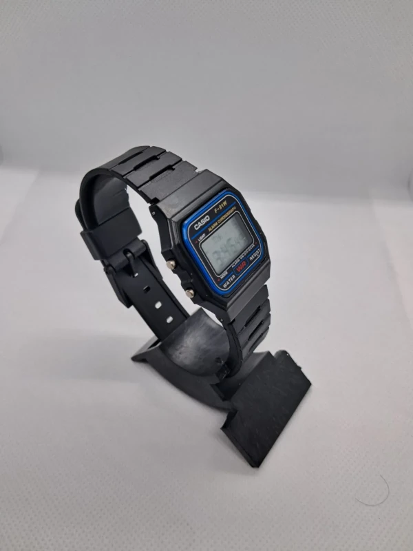Relógio Digital Vintage Classic Preto – Estilo Retrô