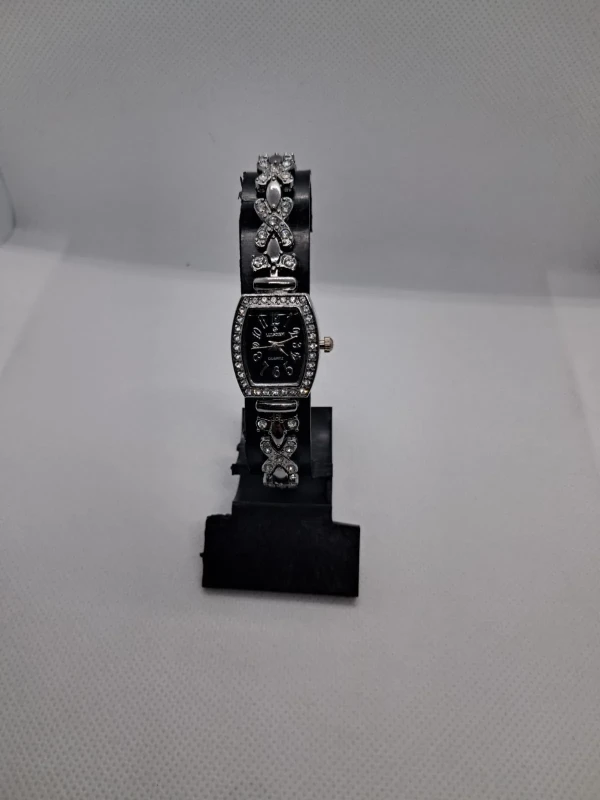Relógio Feminino Elegance Crystal Black – Pulseira com Strass