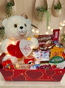 Cesta com urso de pelúcia