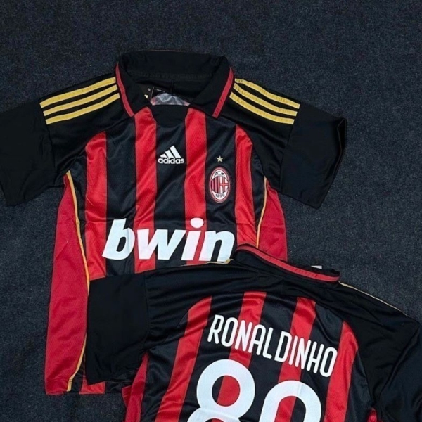 Camisa Milan Vermelha Retro (Ronaldinho) 08/09