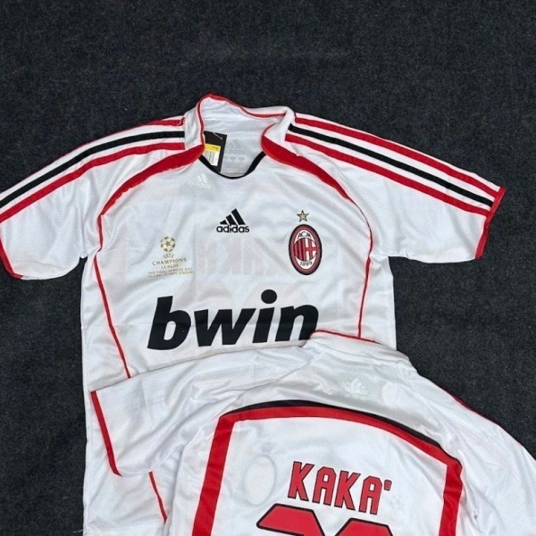 Camisa Milan Retro Branca (Kaká) 06/07