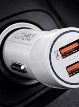 Carregador Veicular 2 Usb Ltomex Al-c97-c 5.1a 2em1 Branco Branco
